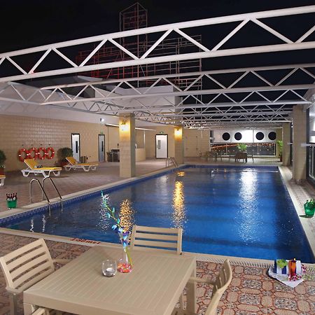 Park Regis Lotus Hotel Manama Eksteriør billede