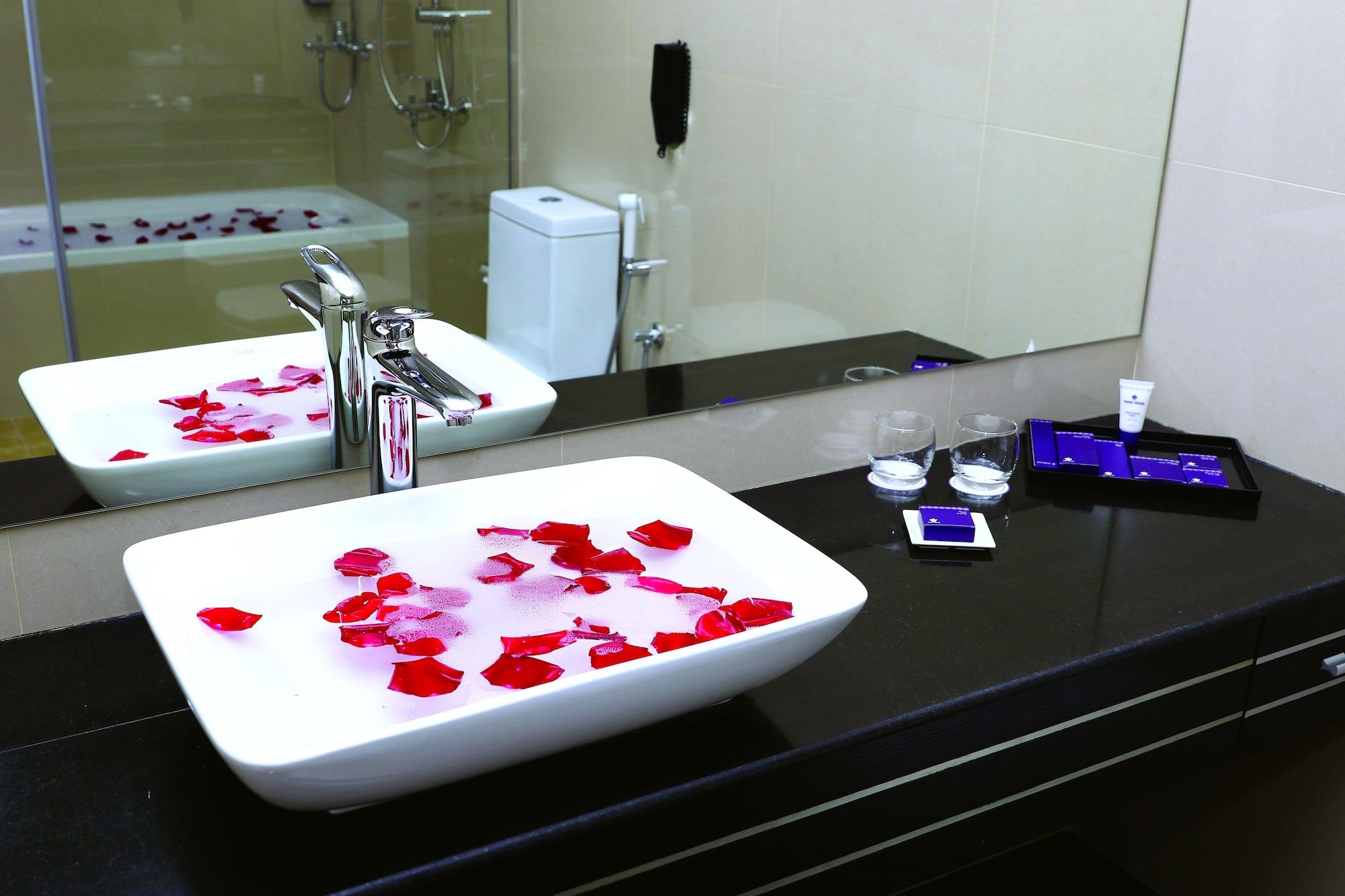 Park Regis Lotus Hotel Manama Eksteriør billede