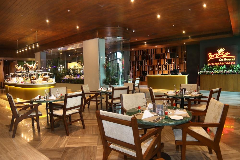 Park Regis Lotus Hotel Manama Eksteriør billede