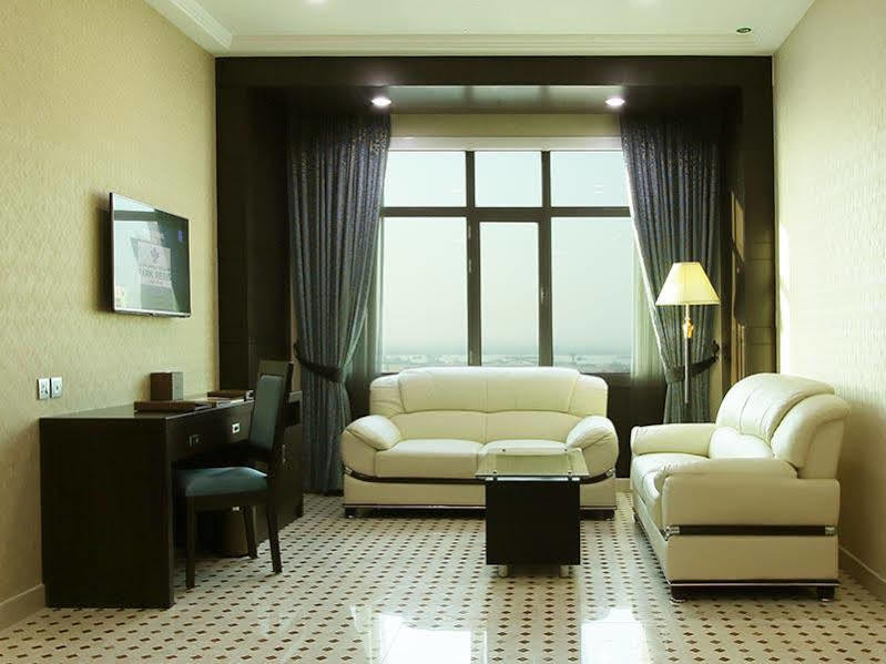Park Regis Lotus Hotel Manama Eksteriør billede