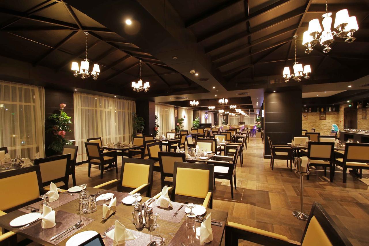 Park Regis Lotus Hotel Manama Eksteriør billede