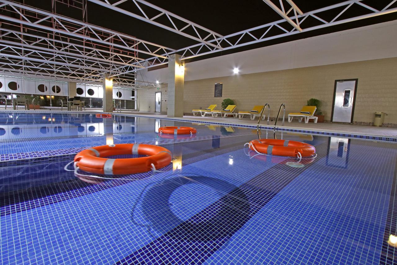 Park Regis Lotus Hotel Manama Eksteriør billede