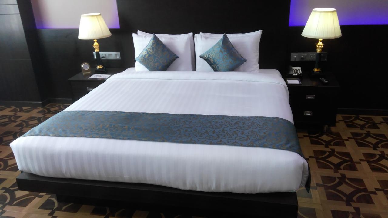 Park Regis Lotus Hotel Manama Eksteriør billede