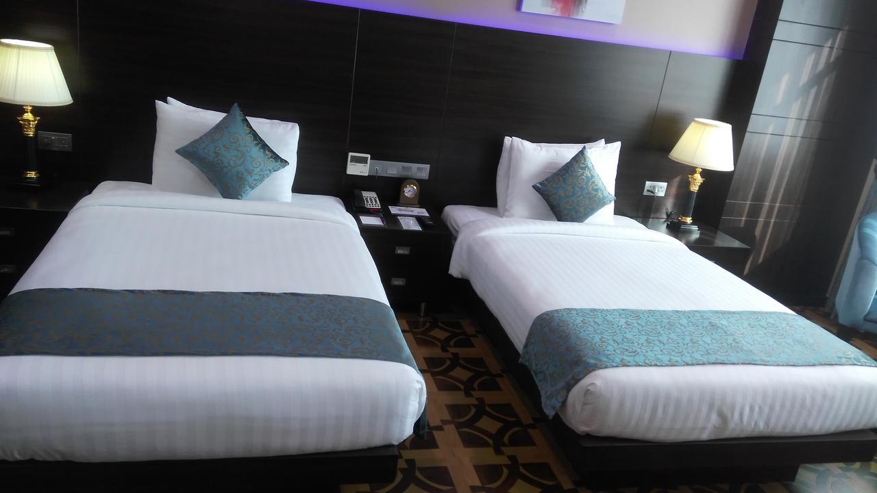 Park Regis Lotus Hotel Manama Eksteriør billede